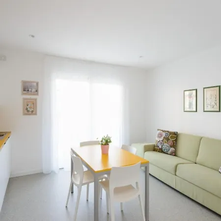 Apartment Colorful In Lignano *